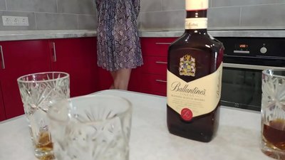友人の酔った奥さんとのセックス。彼女を妊娠させないことを祈る。